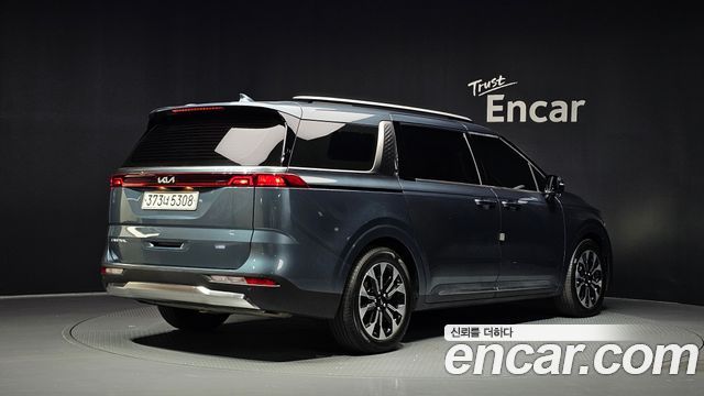 Kia Canival 2022 — photo 2