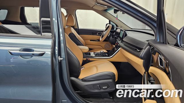 Kia Canival 2022 — photo 16