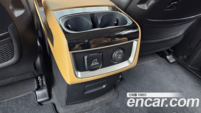 Kia Canival 2022 — photo 31