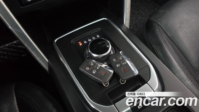 Land Rover Discovery Sport 2019 — photo 9