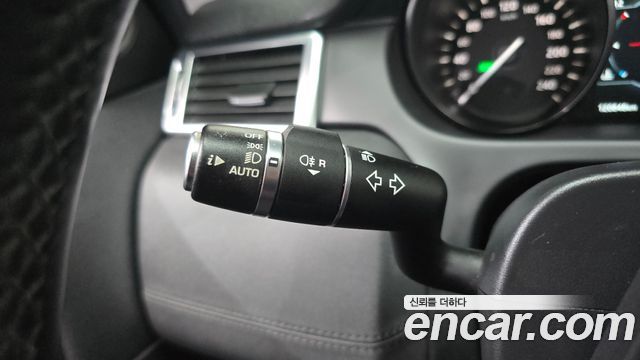 Land Rover Discovery Sport 2019 — photo 17