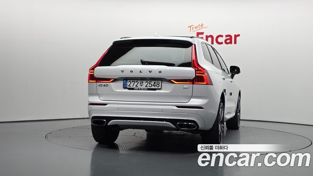 Volvo XC60 2021 — photo 4
