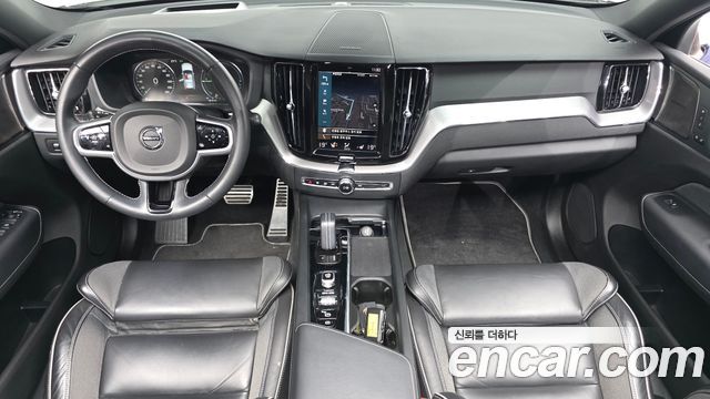 Volvo XC60 2021 — photo 10
