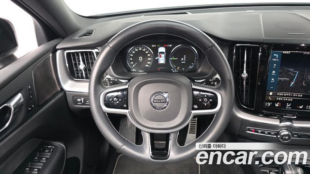 Volvo XC60 2021 — photo 19