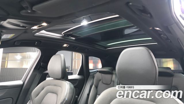 Volvo XC60 2021 — photo 25