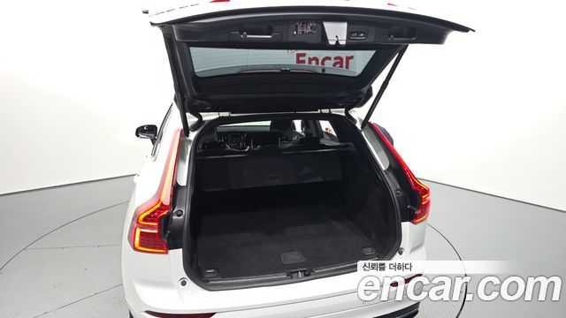 Volvo XC60 2021 — photo 26