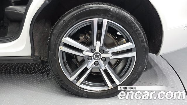 Volvo XC60 2021 — photo 7