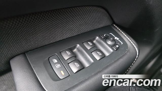 Volvo XC60 2021 — photo 29
