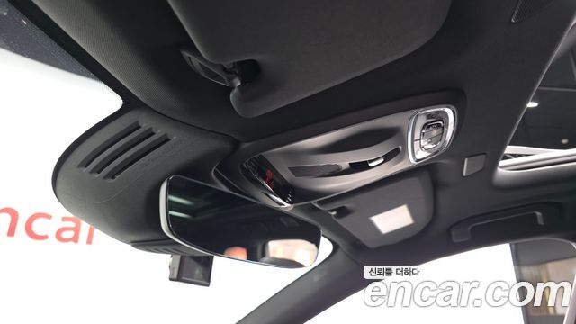 Volvo XC60 2021 — photo 30
