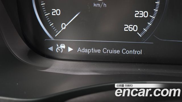 Volvo XC60 2021 — photo 33