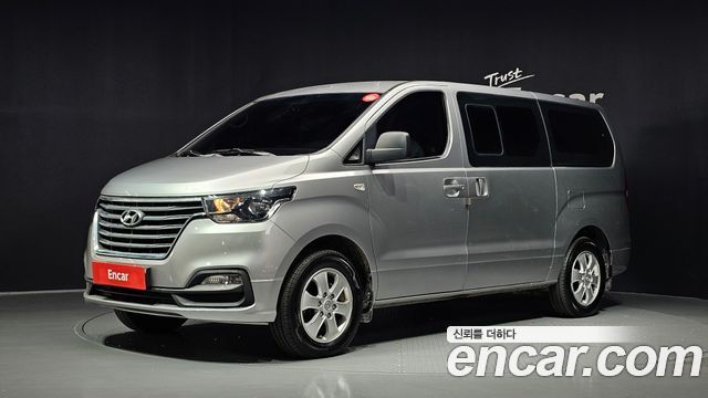Hyundai Starex 2019 — photo 1