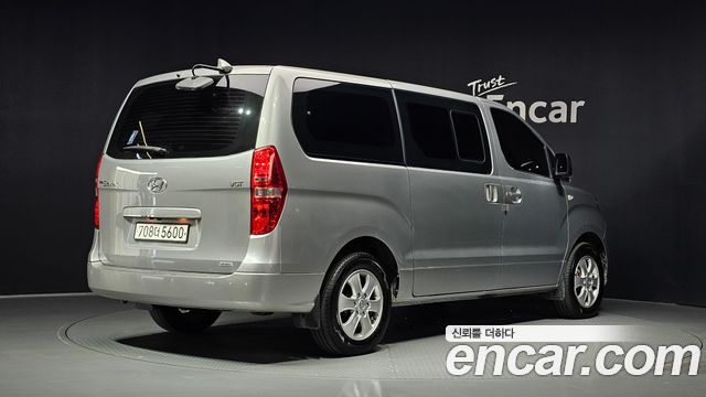 Hyundai Starex 2019 — photo 2