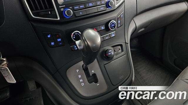 Hyundai Starex 2019 — photo 12