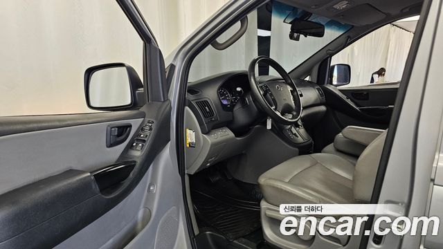 Hyundai Starex 2019 — photo 13