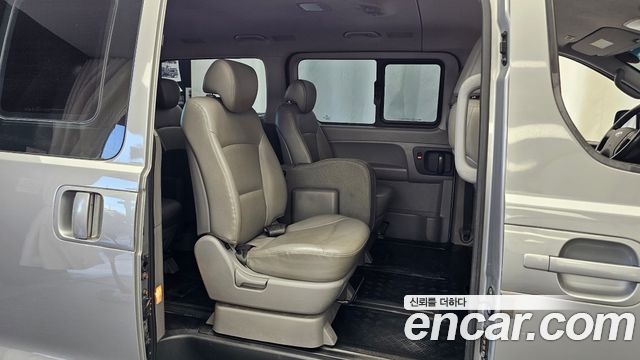 Hyundai Starex 2019 — photo 17