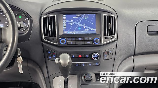 Hyundai Starex 2019 — photo 19