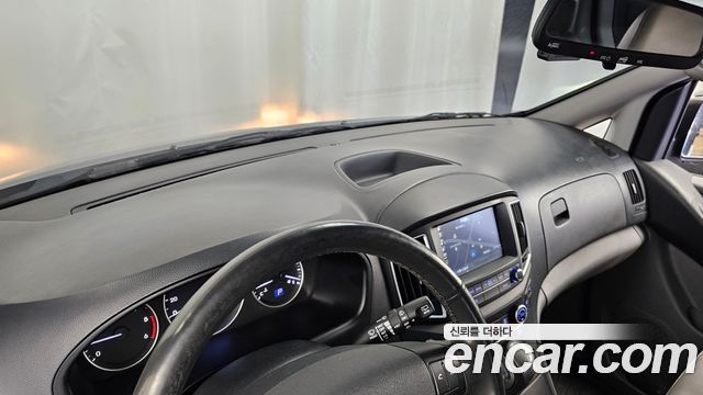 Hyundai Starex 2019 — photo 30