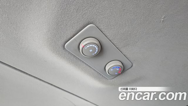 Hyundai Starex 2019 — photo 31