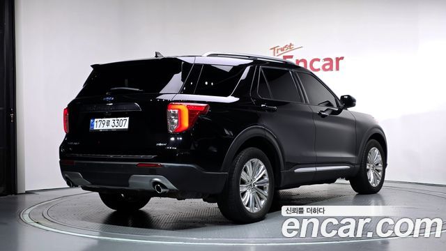 Ford Explorer 2022 — photo 2