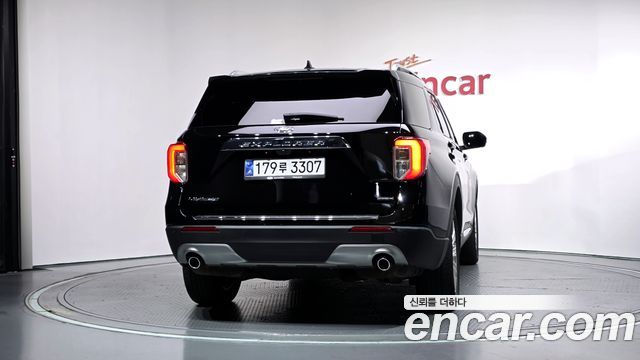 Ford Explorer 2022 — photo 4