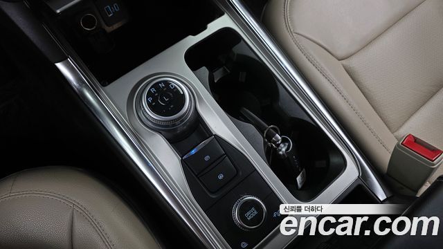 Ford Explorer 2022 — photo 9