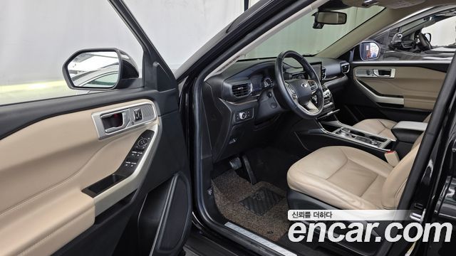 Ford Explorer 2022 — photo 10
