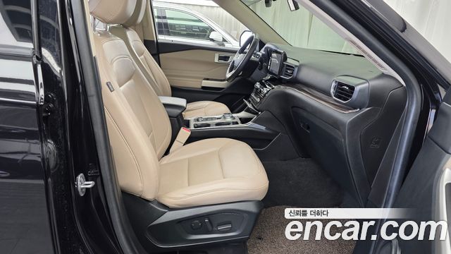 Ford Explorer 2022 — photo 11