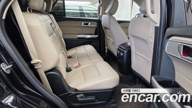 Ford Explorer 2022 — photo 12