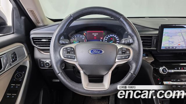 Ford Explorer 2022 — photo 13