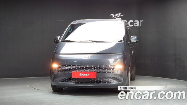 Hyundai Staria 2025 — photo 3