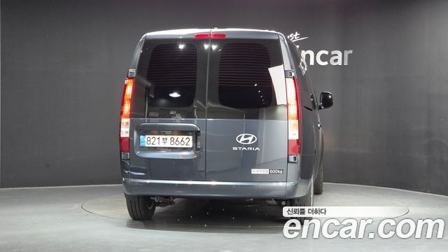 Hyundai Staria 2025 — photo 4