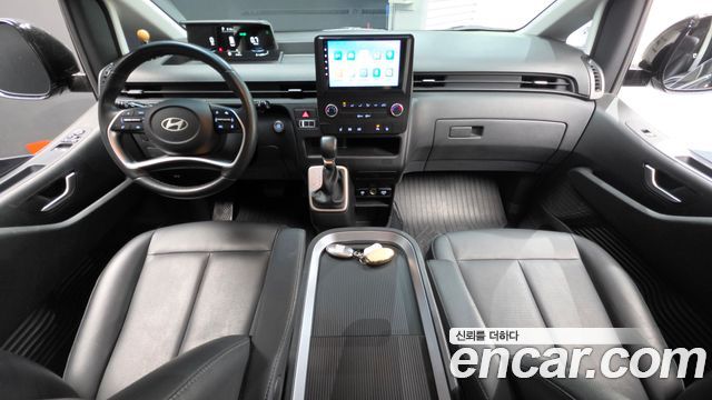 Hyundai Staria 2025 — photo 10