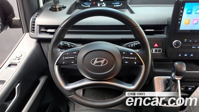 Hyundai Staria 2025 — photo 18