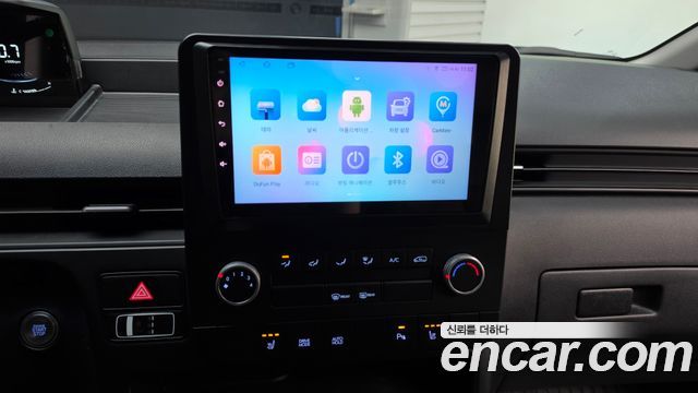 Hyundai Staria 2025 — photo 19