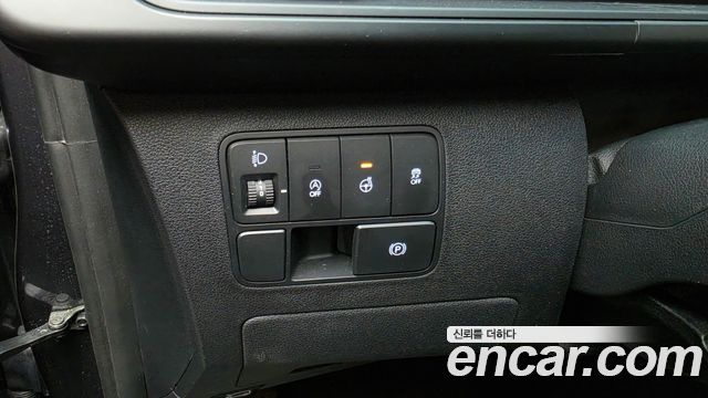 Hyundai Staria 2025 — photo 22