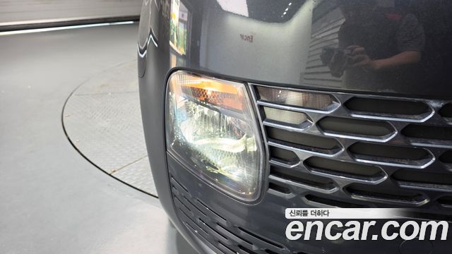 Hyundai Staria 2025 — photo 8