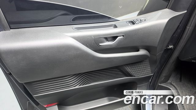 Hyundai Staria 2025 — photo 14