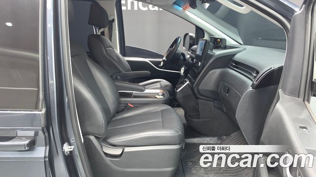 Hyundai Staria 2025 — photo 16