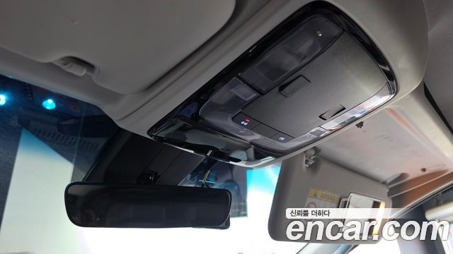 Hyundai Staria 2025 — photo 27