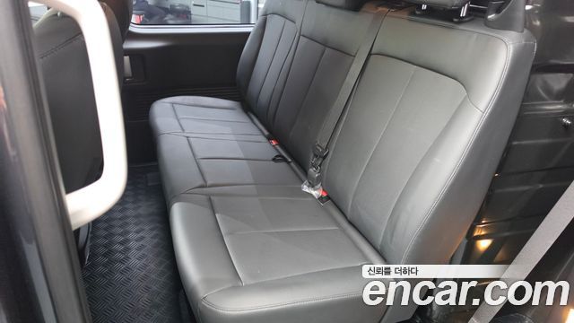 Hyundai Staria 2025 — photo 29