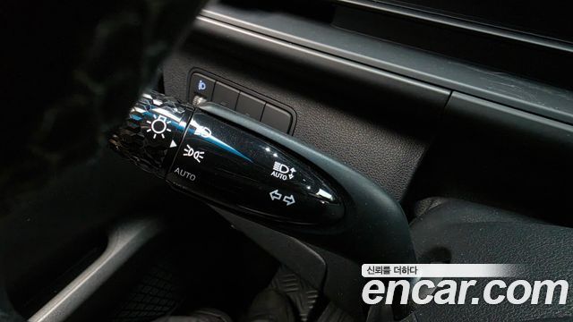 Hyundai Staria 2025 — photo 32