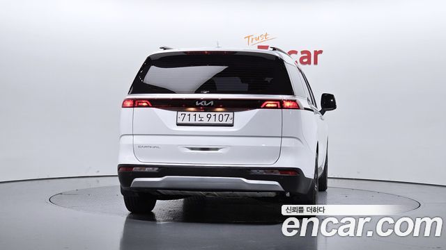 Kia Canival 2022 — photo 4