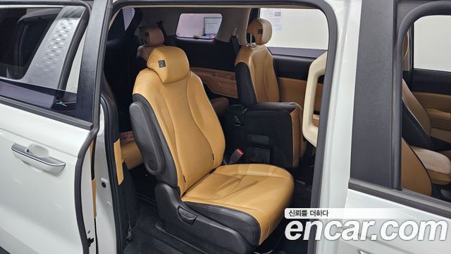 Kia Canival 2022 — photo 11