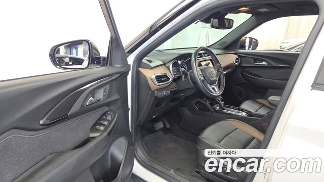 Chevrolet Korea Trailblazer 2022 — photo 13