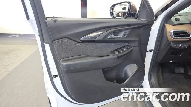 Chevrolet Korea Trailblazer 2022 — photo 14