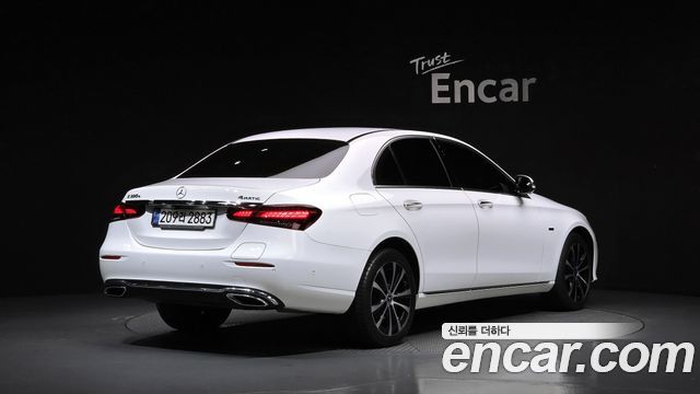 Mercedes-Benz E-Class 2021 — photo 2