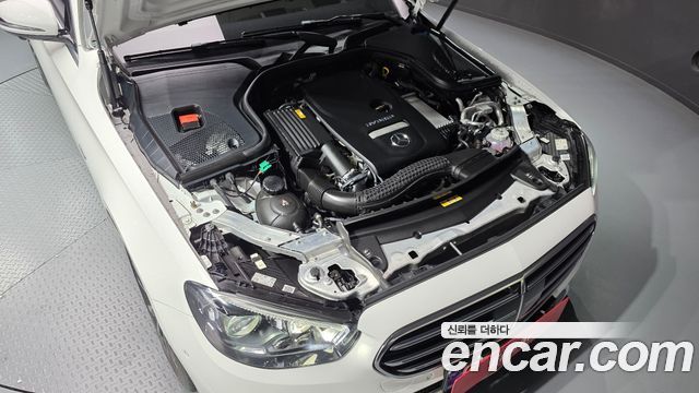 Mercedes-Benz E-Class 2021 — photo 6
