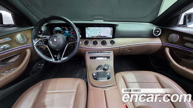 Mercedes-Benz E-Class 2021 — photo 7