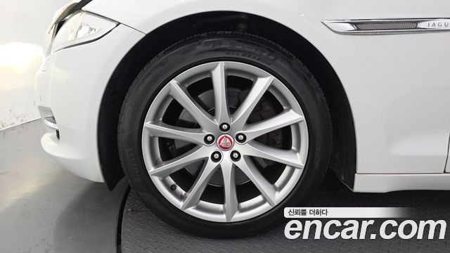 Jaguar XJ 2013 — photo 5