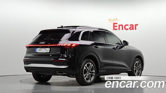 Audi Q5 2025 — photo 2